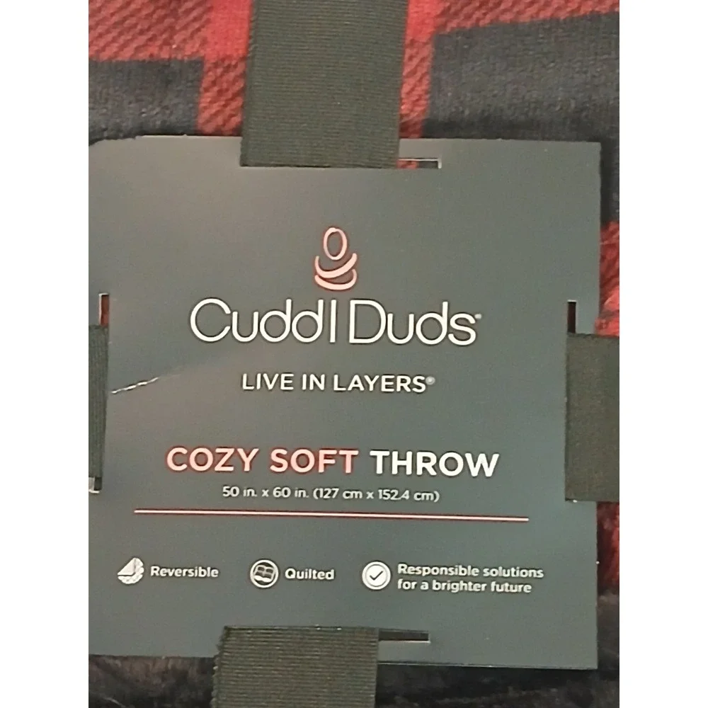 Brand New Cuddl Duds - REVERSABLE - Plush and Faux Fur Lap Blanket Red & Black